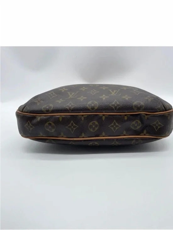 Louis Vuitton Monogram Shoulder Bag in Brown and Tan - Picture 12 of 12